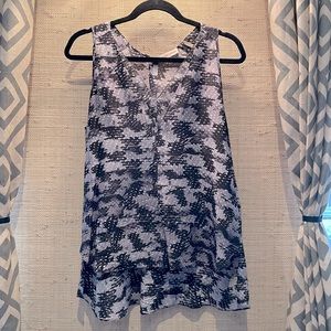 Rare Rebecca Taylor silk top with great details.